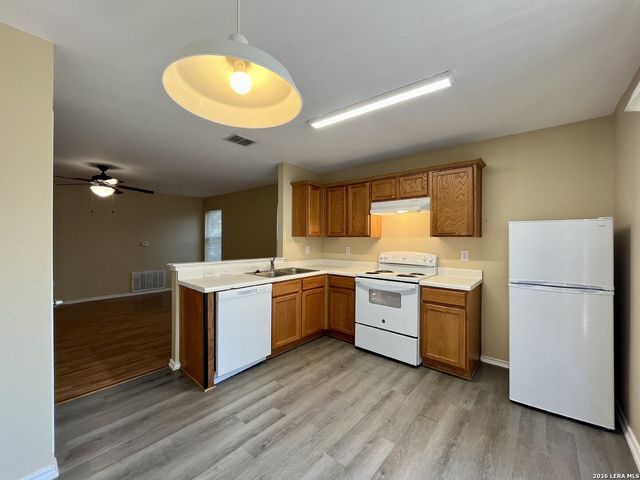 6707 Dragon Creek, San Antonio, TX 78242