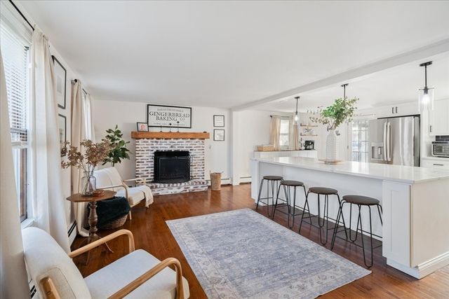 127 Sheraton Ave, Somerset, MA 02725