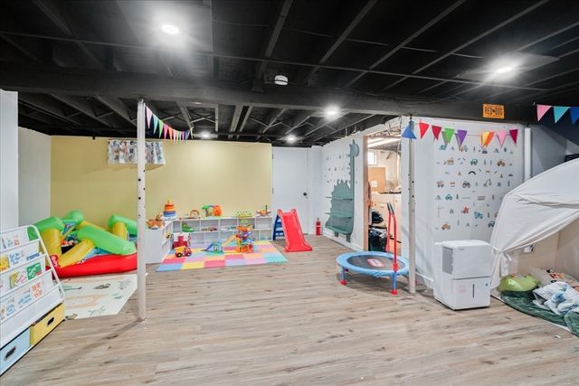 127 Sheraton Ave, Somerset, MA 02725