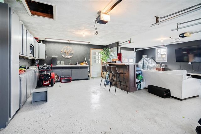 127 Sheraton Ave, Somerset, MA 02725