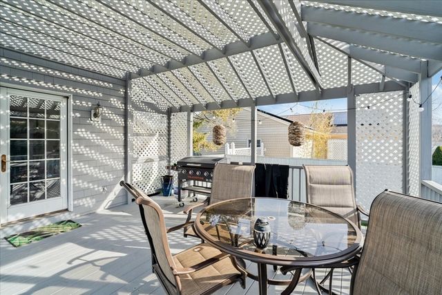 127 Sheraton Ave, Somerset, MA 02725