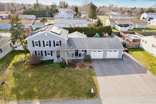 127 Sheraton Ave, Somerset, MA 02725