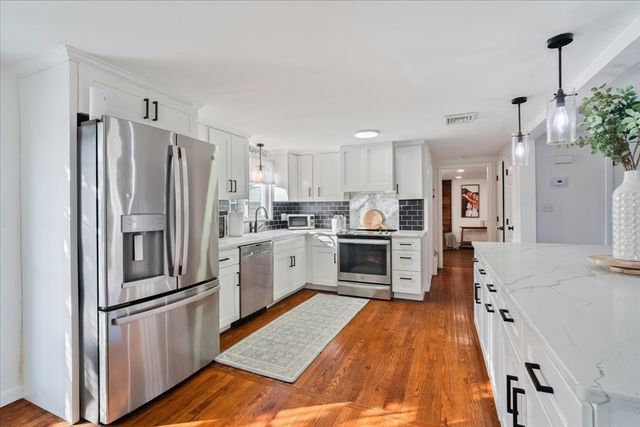 127 Sheraton Ave, Somerset, MA 02725