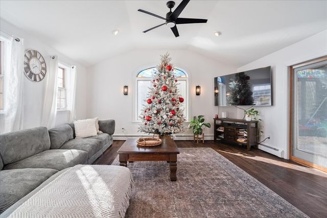 127 Sheraton Ave, Somerset, MA 02725