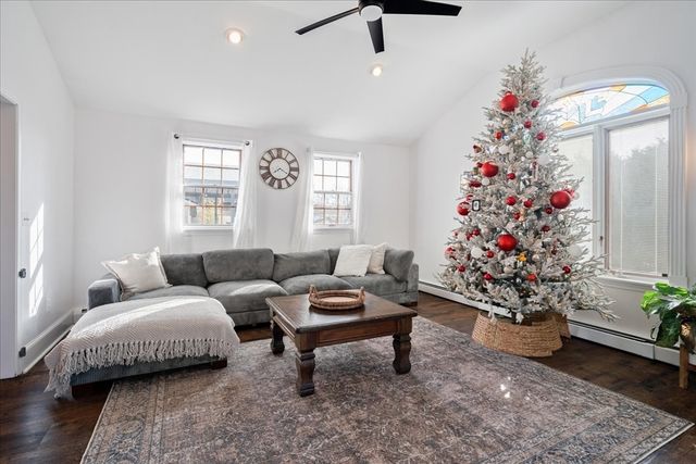 127 Sheraton Ave, Somerset, MA 02725