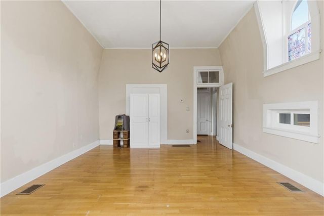 516 Osage Street, Leavenworth, KS 66048