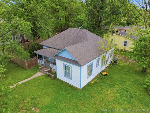 602 N Muskogee Avenue, Claremore, OK 74017