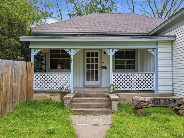 602 N Muskogee Avenue, Claremore, OK 74017