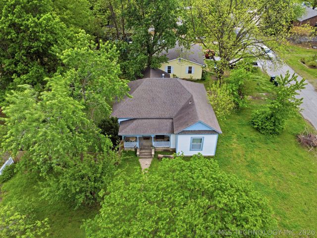 602 N Muskogee Avenue, Claremore, OK 74017