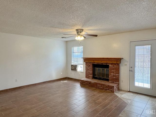 4412 Sugar Cane Avenue, Bakersfield, CA 93313