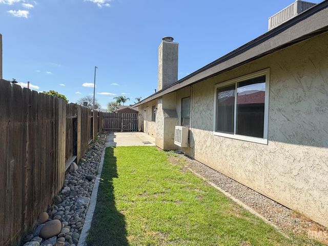 4412 Sugar Cane Avenue, Bakersfield, CA 93313