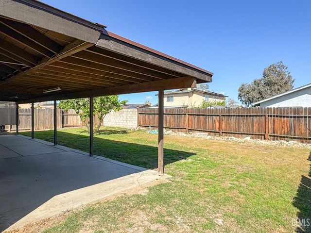 4412 Sugar Cane Avenue, Bakersfield, CA 93313