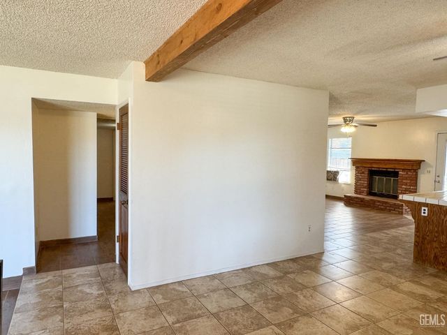 4412 Sugar Cane Avenue, Bakersfield, CA 93313