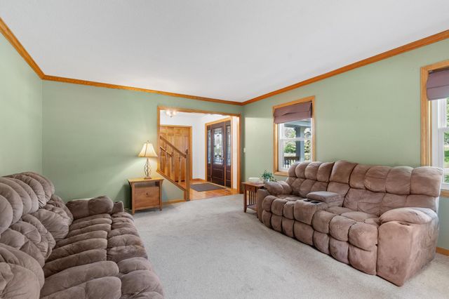 9882 Purgatory Road, Eden Prairie, MN 55347