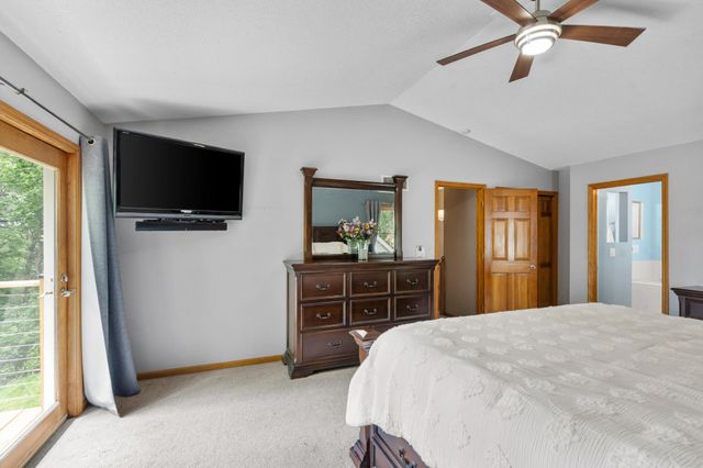 9882 Purgatory Road, Eden Prairie, MN 55347