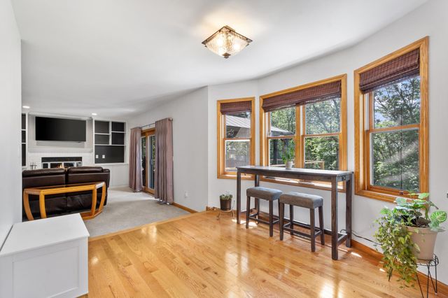 9882 Purgatory Road, Eden Prairie, MN 55347