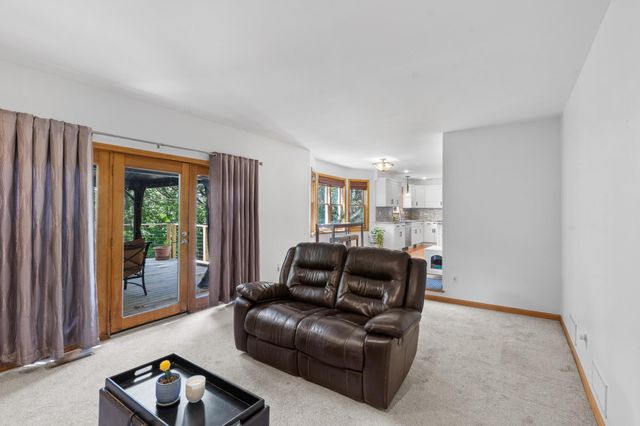 9882 Purgatory Road, Eden Prairie, MN 55347