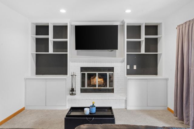 9882 Purgatory Road, Eden Prairie, MN 55347
