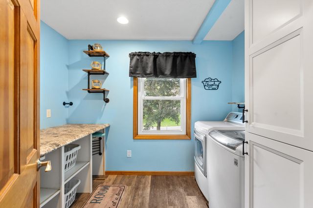 9882 Purgatory Road, Eden Prairie, MN 55347