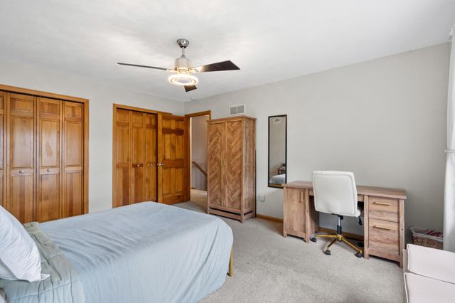 9882 Purgatory Road, Eden Prairie, MN 55347