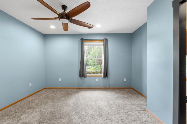 9882 Purgatory Road, Eden Prairie, MN 55347