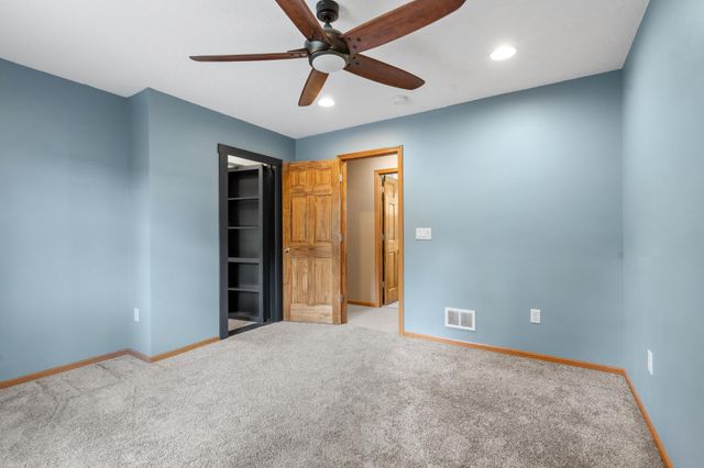 9882 Purgatory Road, Eden Prairie, MN 55347