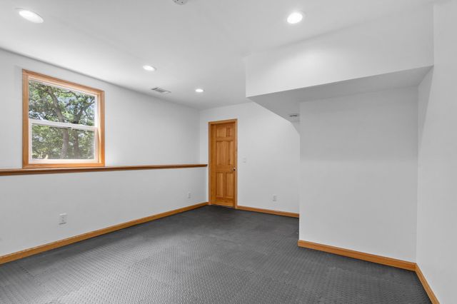 9882 Purgatory Road, Eden Prairie, MN 55347