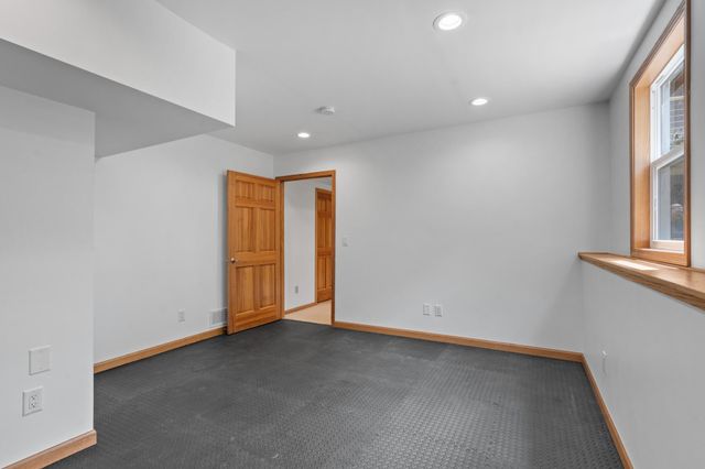 9882 Purgatory Road, Eden Prairie, MN 55347