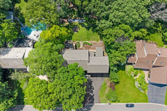 9882 Purgatory Road, Eden Prairie, MN 55347