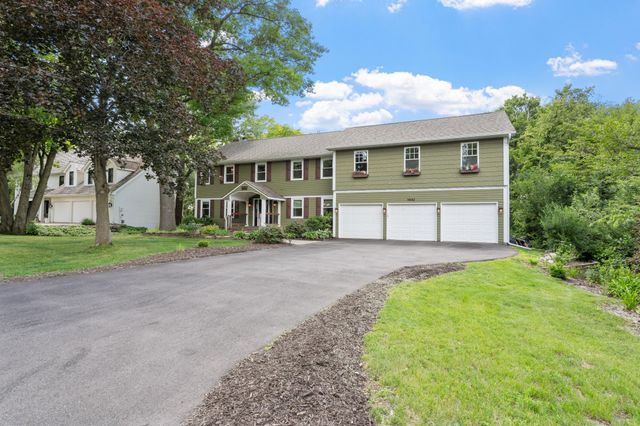 9882 Purgatory Road, Eden Prairie, MN 55347