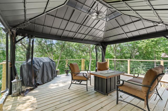 9882 Purgatory Road, Eden Prairie, MN 55347