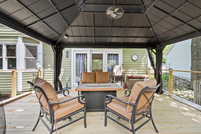 9882 Purgatory Road, Eden Prairie, MN 55347