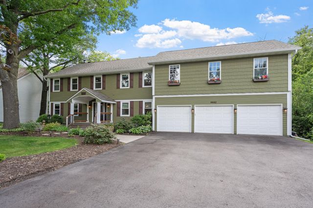 9882 Purgatory Road, Eden Prairie, MN 55347