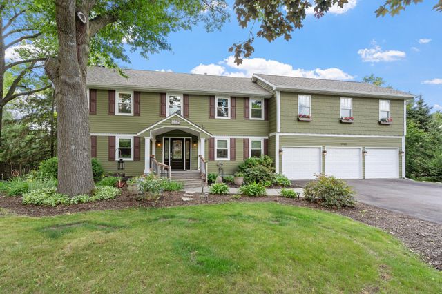 9882 Purgatory Road, Eden Prairie, MN 55347