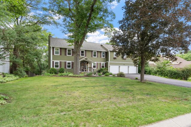 9882 Purgatory Road, Eden Prairie, MN 55347