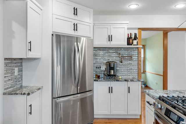 9882 Purgatory Road, Eden Prairie, MN 55347
