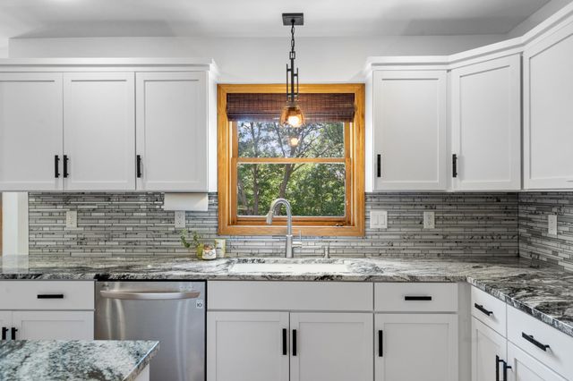9882 Purgatory Road, Eden Prairie, MN 55347
