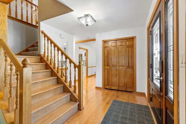 9882 Purgatory Road, Eden Prairie, MN 55347