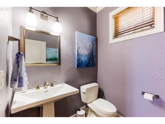 6643 Nw MERIDIAN RIDGE Dr, Portland, OR 97210