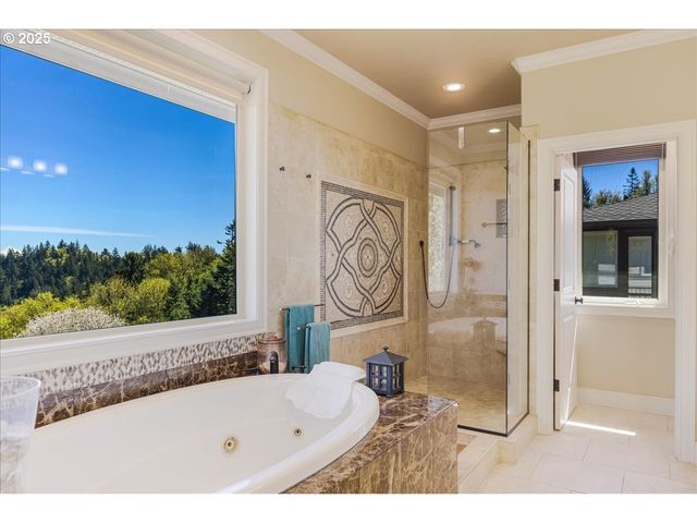 6643 Nw MERIDIAN RIDGE Dr, Portland, OR 97210