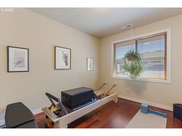 6643 Nw MERIDIAN RIDGE Dr, Portland, OR 97210