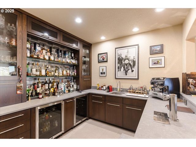 6643 Nw MERIDIAN RIDGE Dr, Portland, OR 97210