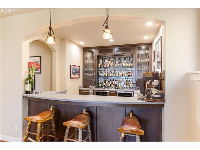 6643 Nw MERIDIAN RIDGE Dr, Portland, OR 97210