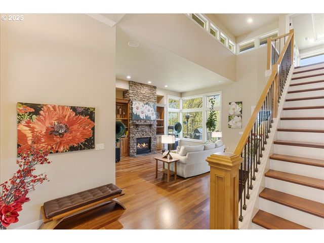 6643 Nw MERIDIAN RIDGE Dr, Portland, OR 97210