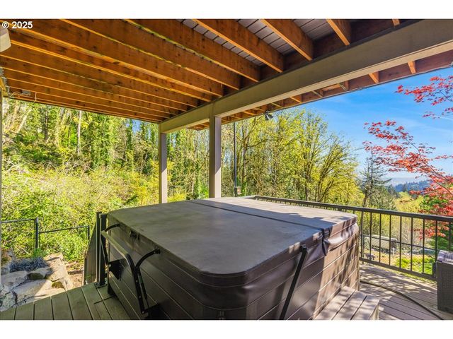6643 Nw MERIDIAN RIDGE Dr, Portland, OR 97210