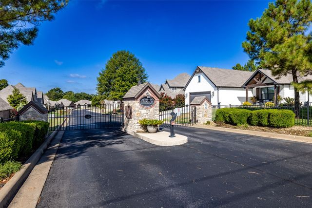 3306 Heritage Hills Parkway, Claremore, OK 74019