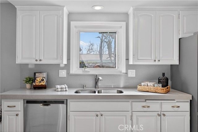 1610 E 20th Street, Santa Ana, CA 92705