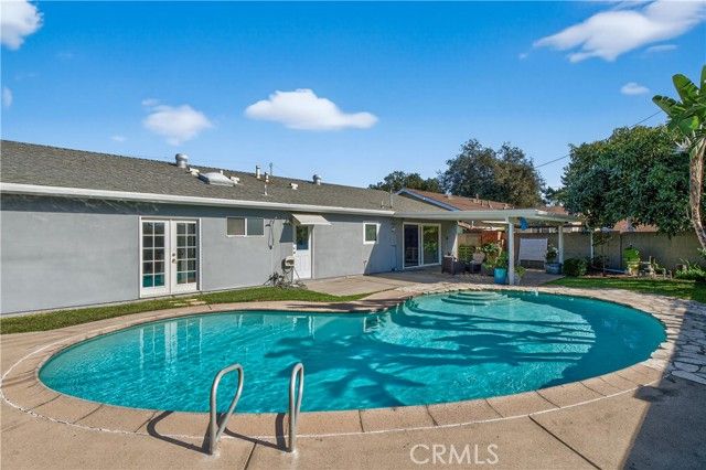 1610 E 20th Street, Santa Ana, CA 92705