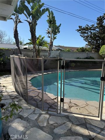 1610 E 20th Street, Santa Ana, CA 92705