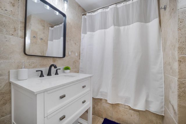 2286 NE 215th Street, Miami, FL 33180